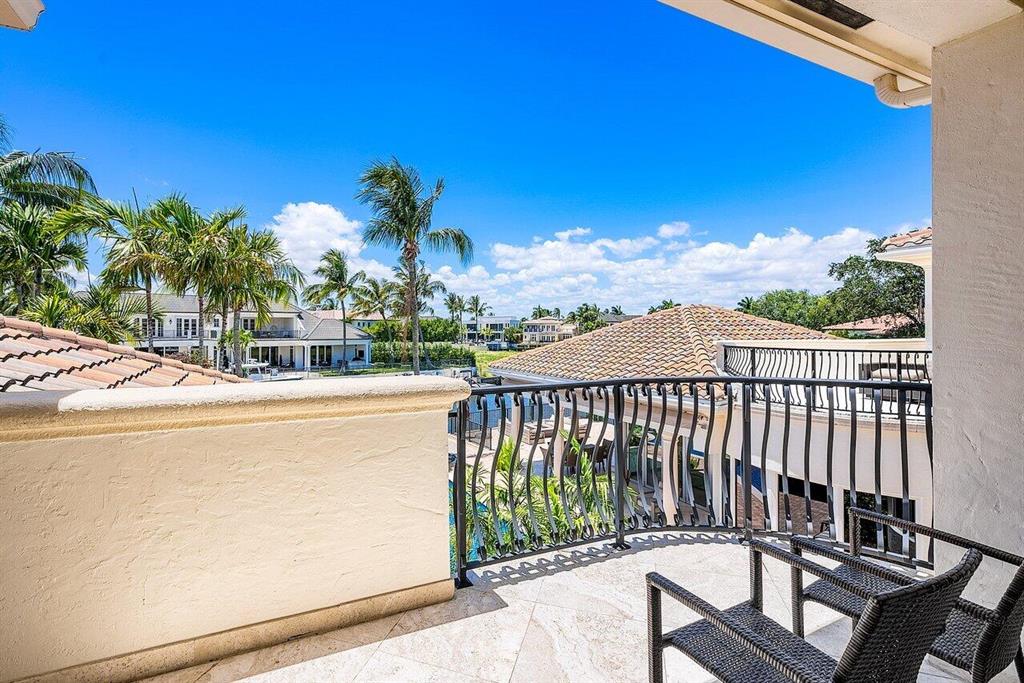 ROYAL PALM YACHT & COUNTRY CLUB - Residential