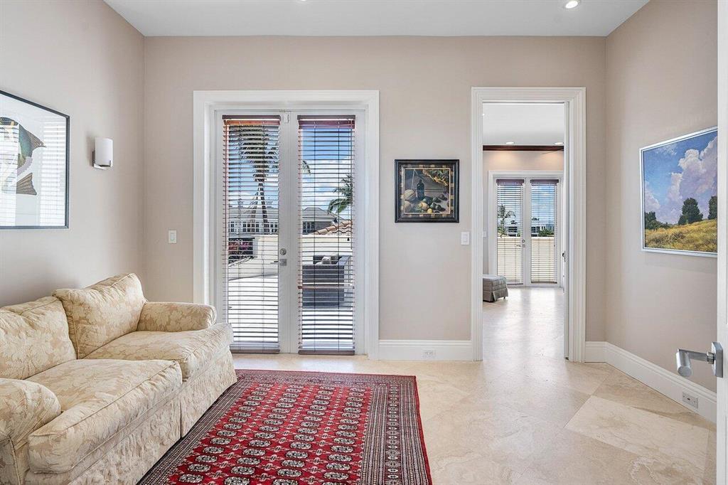 ROYAL PALM YACHT & COUNTRY CLUB - Residential