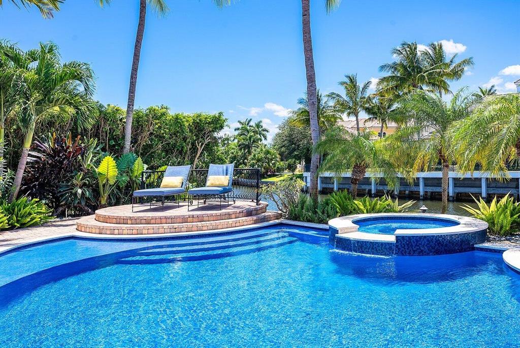 ROYAL PALM YACHT & COUNTRY CLUB - Residential