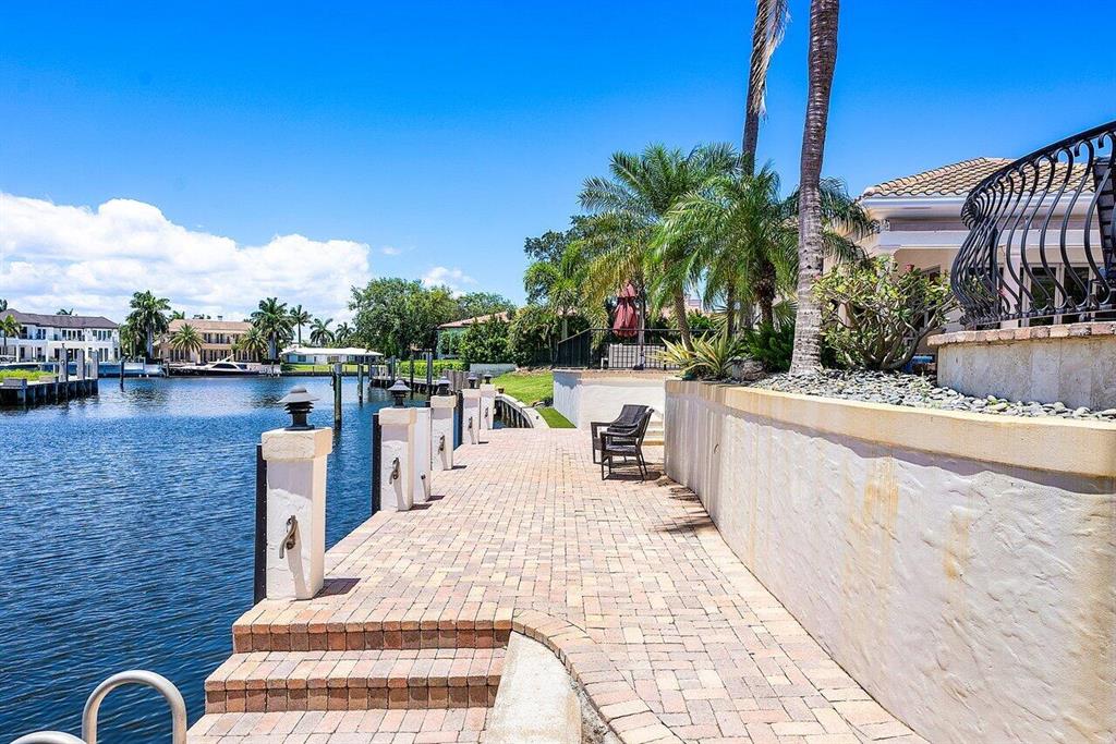 ROYAL PALM YACHT & COUNTRY CLUB - Residential