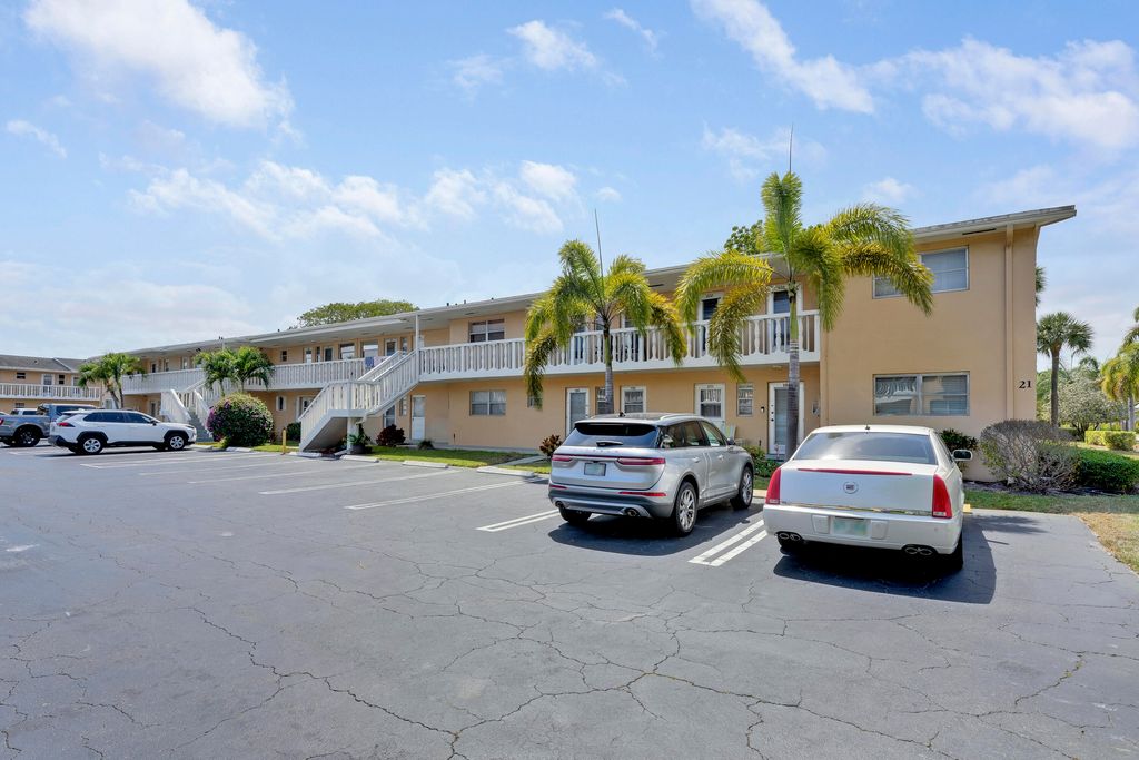 Photo of 2223 NE 1st Court #105, Boynton Beach, FL 33435 (MLS # R11083935)