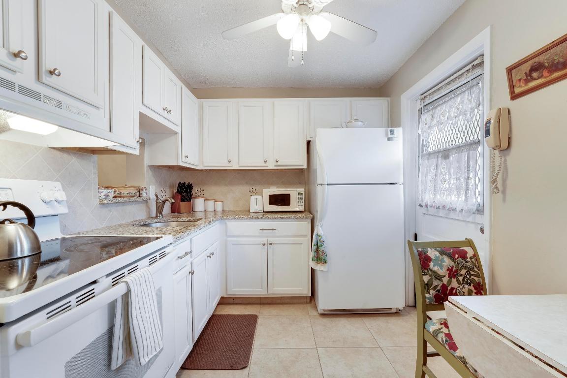 2223 NE 1st Court 105