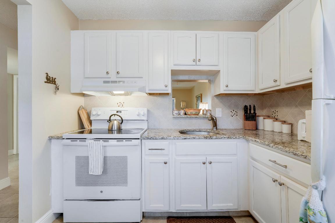 2223 NE 1st Court 105