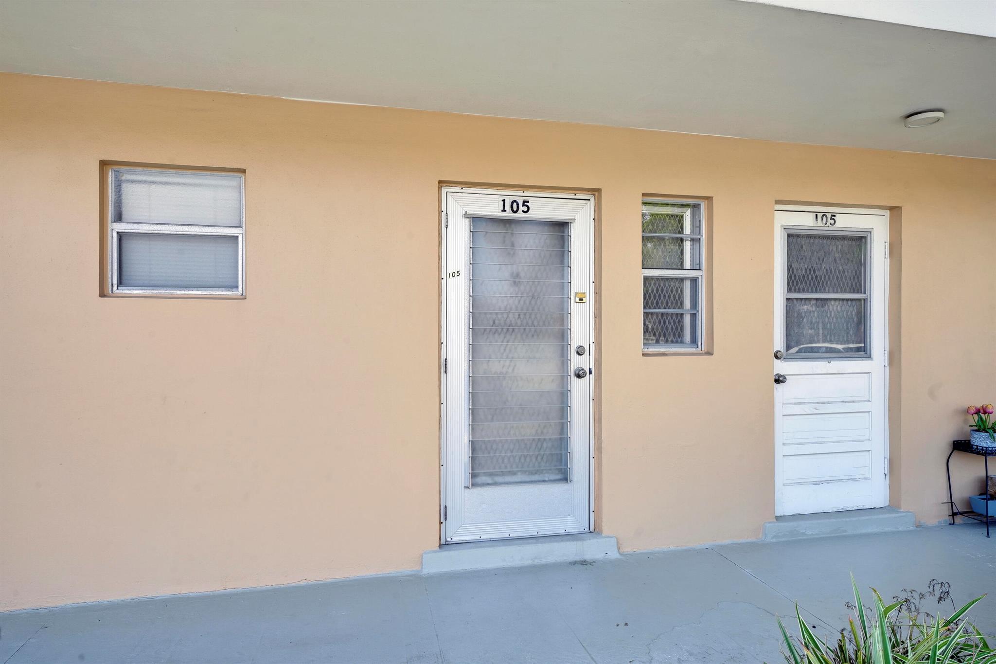 2223 NE 1st Court 105
