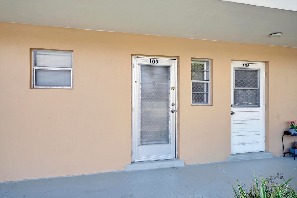 Photo of 2223 NE 1st Court #105, Boynton Beach, FL 33435 (MLS # R11083935)