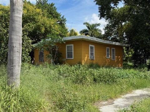 398 Cypress Ave Pahokee FL 33476