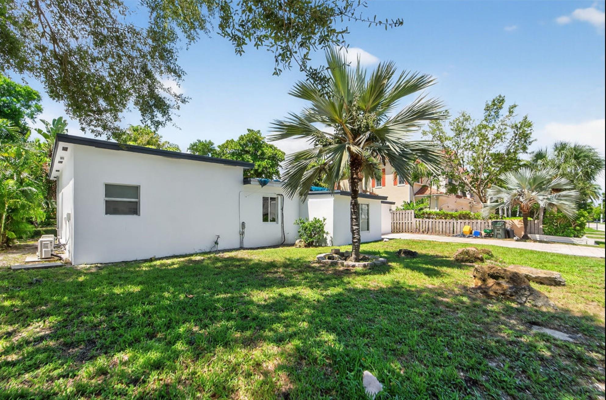 Del Raton Park - Residential Lease
