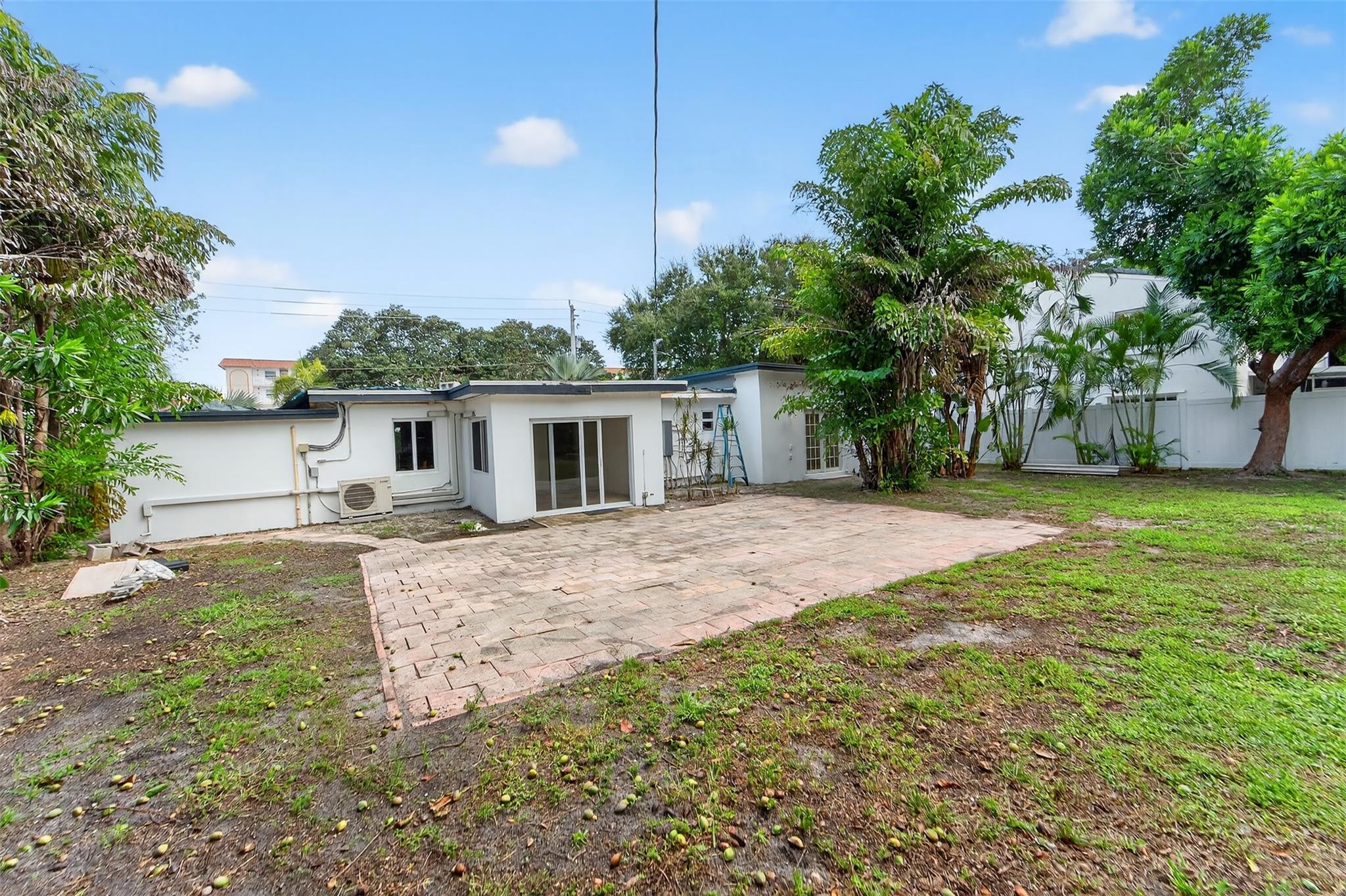 Del Raton Park - Residential Lease