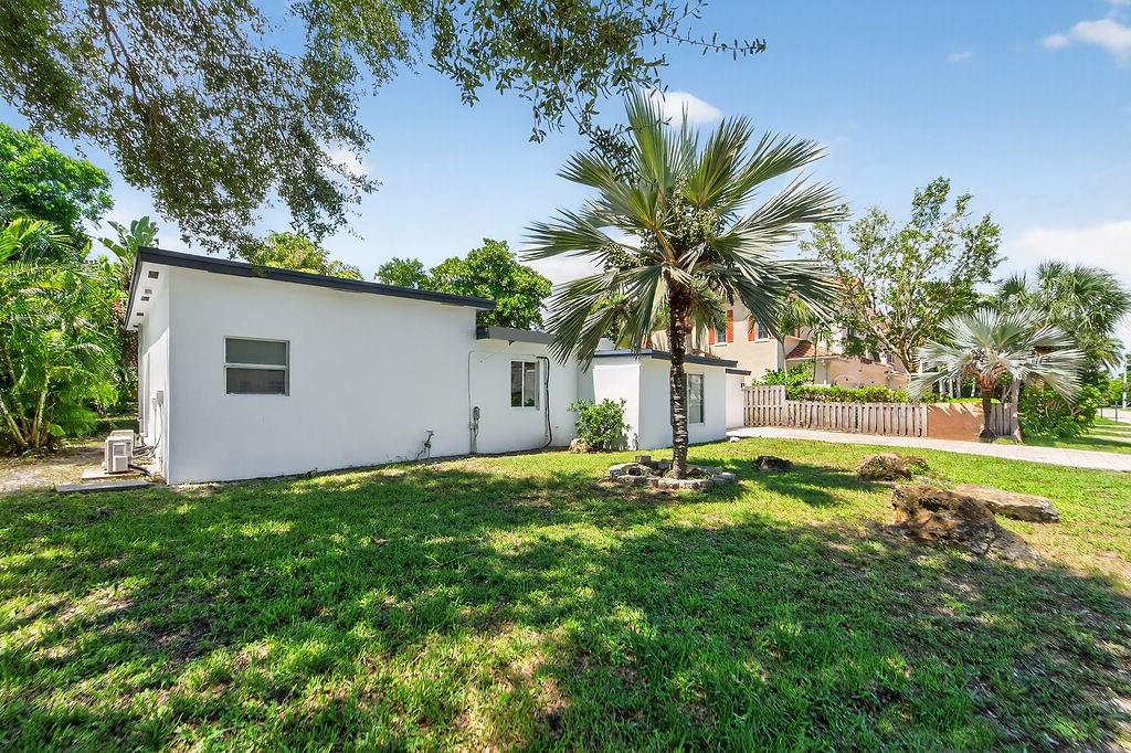 Del Raton Park - Residential Lease