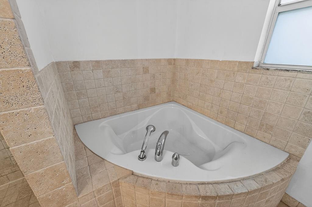 Del Raton Park - Residential Lease