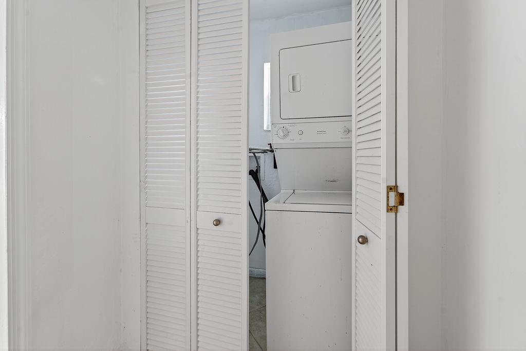 Del Raton Park - Residential Lease