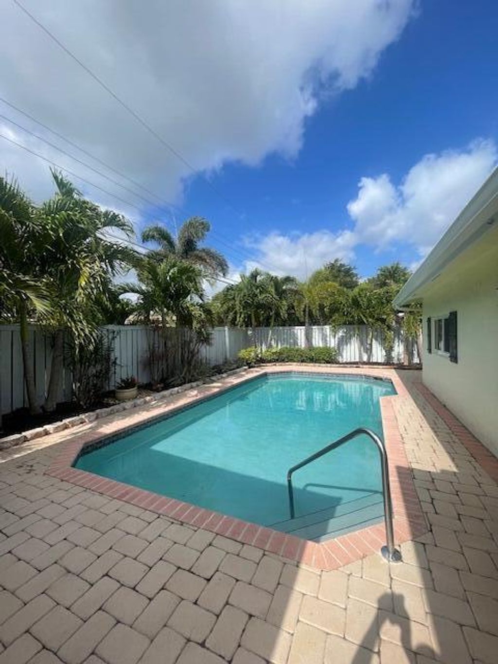 Photo of 1028 SE 13th Court, Deerfield Beach, FL 33441 (MLS # R11158966)
