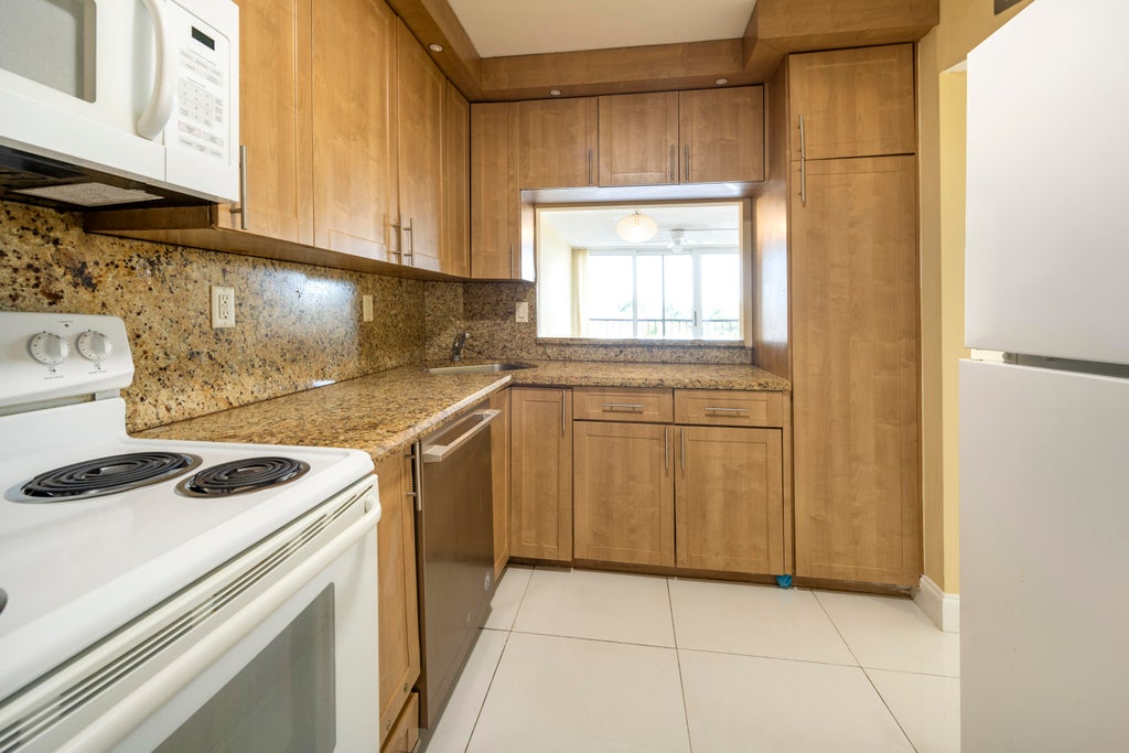 Photo of 4501 NE 21st Avenue #412, Fort Lauderdale, FL 33308 (MLS # B26066014)