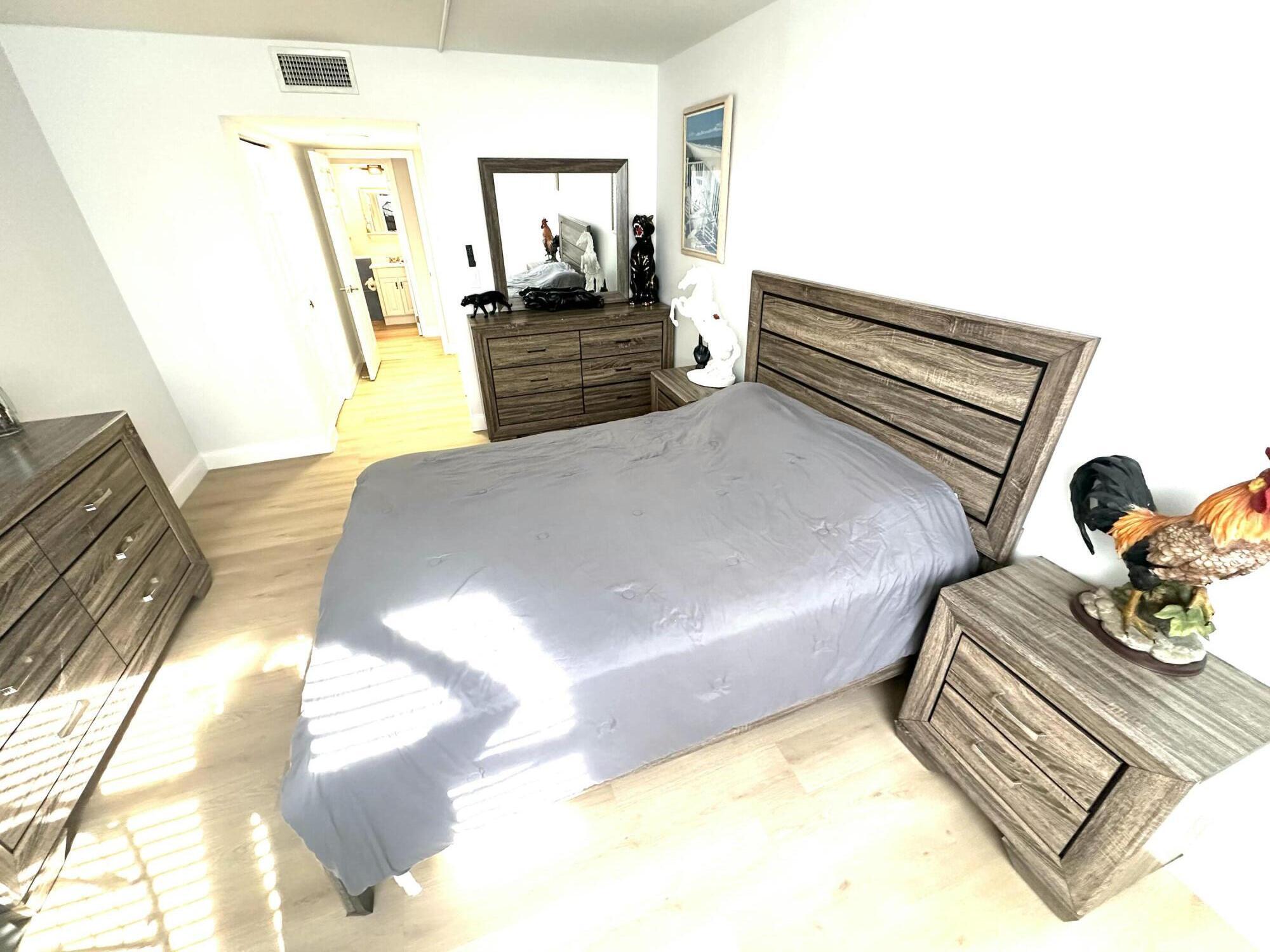 LE CHATEAU ROYAL COND - Residential