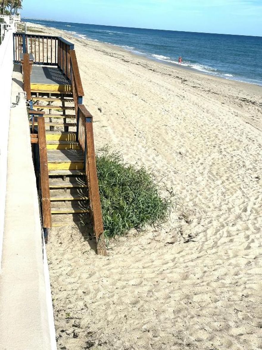 VERY UNIQUE CONDO 1 BED 1.5 BATH W/ DEN OFFICE REMODELED KITCHEN ,SS APPLIANCES, LUXURY VINYL FLOORING, DEN/ OFFICE WHICH IS ONE OF A KIND IN THIS BUILDING. BUILDER HAS GOTTEN CREATIVE AND MAXIMIZED SPACE. HEATED POOL , CLUBHOUSE W/ KITCHEN. EXERCISE ROOM , STORAGE FOR BEACH CHAIRS ,ASSIGNED COVERED PARKING. 15 MINUTES TO INFAMOUS WORTH AVE. 15 MINUTES TO PBI AIRPORT. .