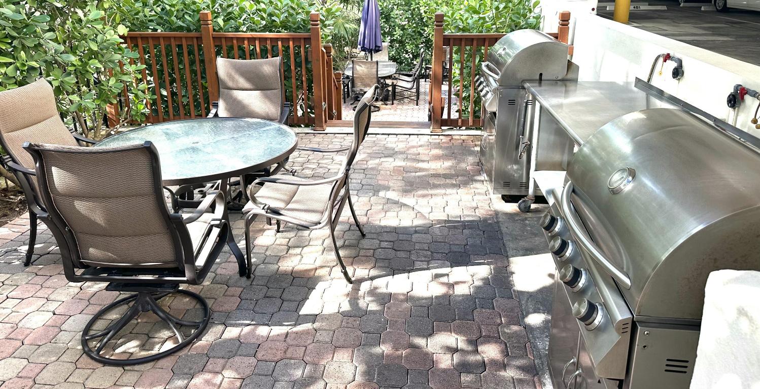 LE CHATEAU ROYAL COND - Residential