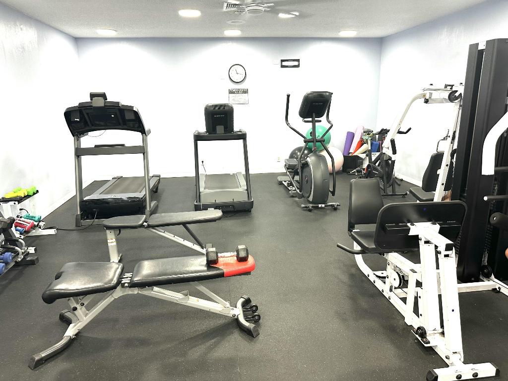 LE CHATEAU ROYAL COND - Residential