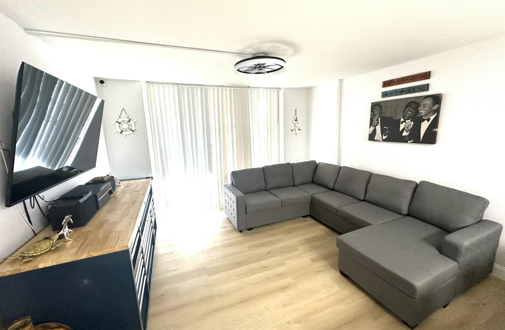 LE CHATEAU ROYAL COND - Residential