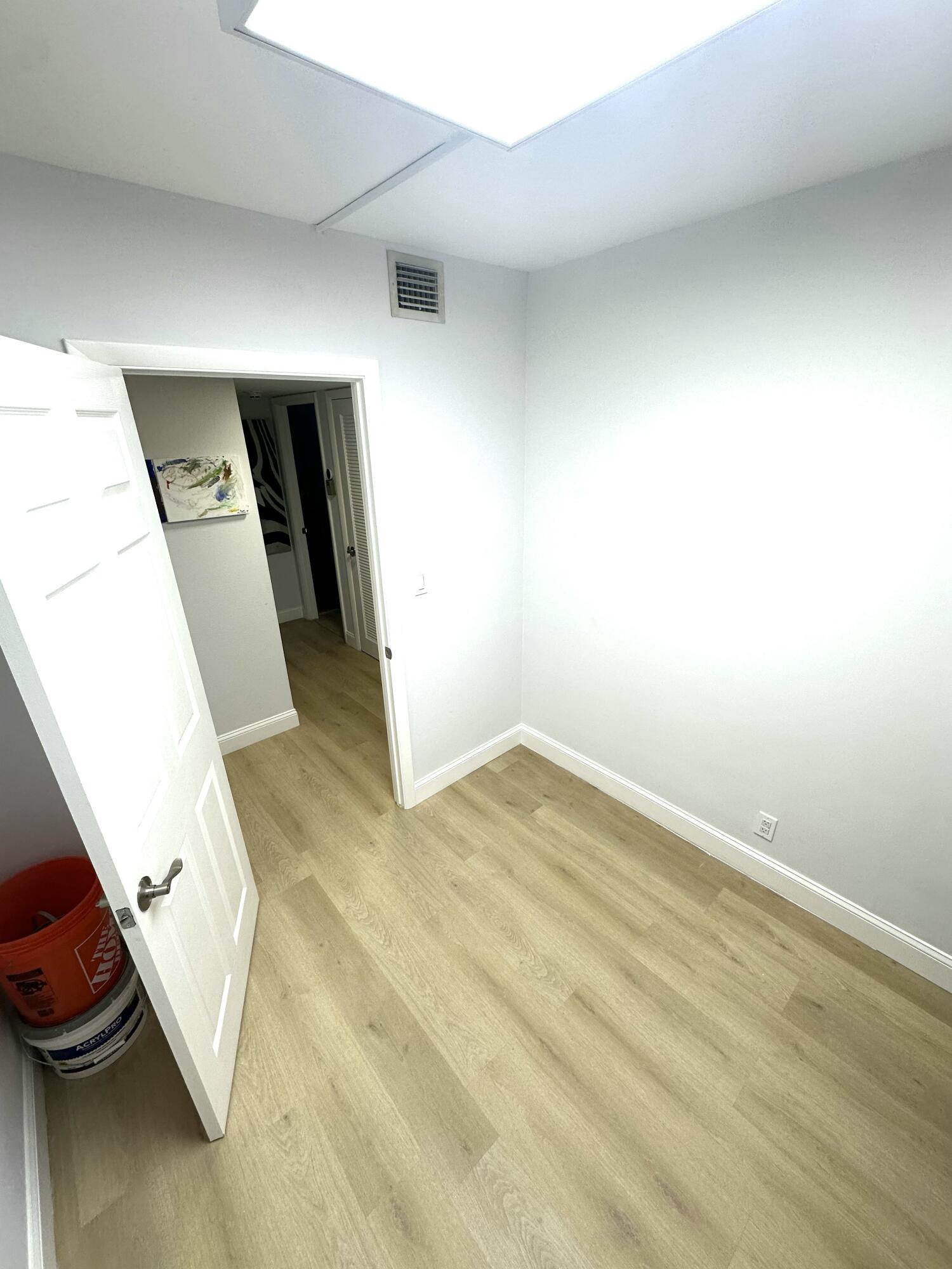 LE CHATEAU ROYAL COND - Residential