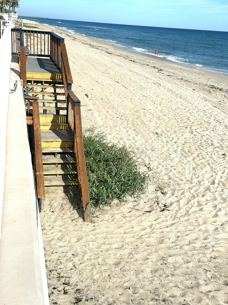 VERY UNIQUE CONDO 1 BED 1.5 BATH W/ DEN OFFICE REMODELED KITCHEN ,SS APPLIANCES, LUXURY VINYL FLOORING, DEN/ OFFICE WHICH IS ONE OF A KIND IN THIS BUILDING. BUILDER HAS GOTTEN CREATIVE AND MAXIMIZED SPACE. HEATED POOL , CLUBHOUSE W/ KITCHEN. EXERCISE ROOM , STORAGE FOR BEACH CHAIRS ,ASSIGNED COVERED PARKING. 15 MINUTES TO INFAMOUS WORTH AVE. 15 MINUTES TO PBI AIRPORT. .