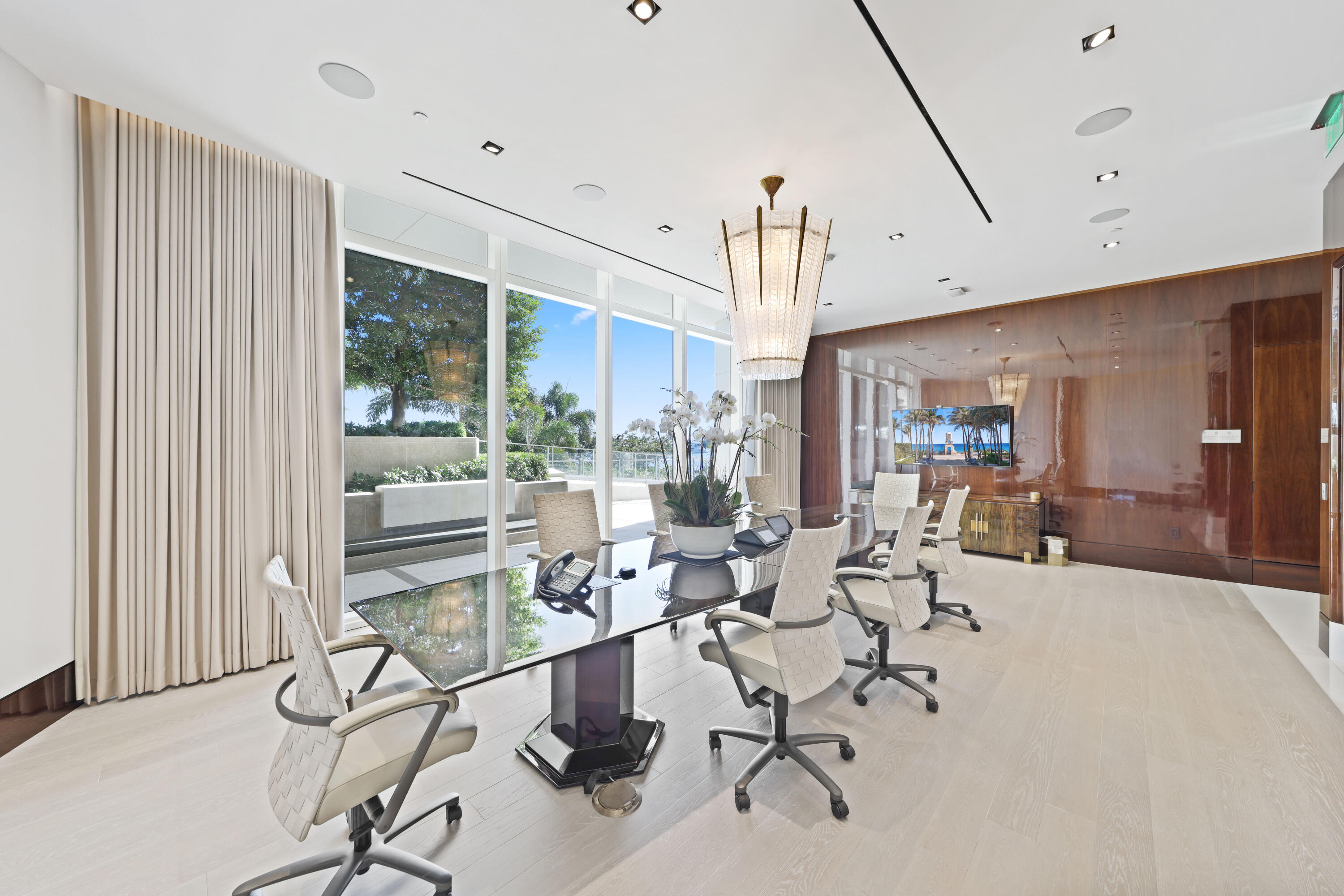 BRISTOL CONDO - Residential