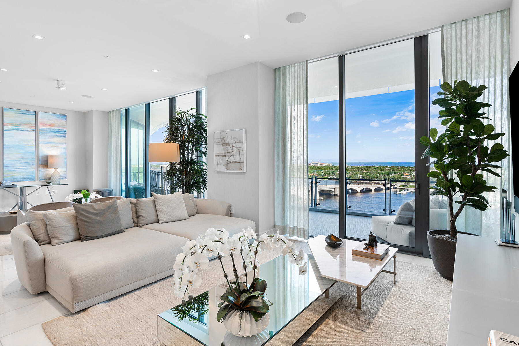 BRISTOL CONDO - Residential