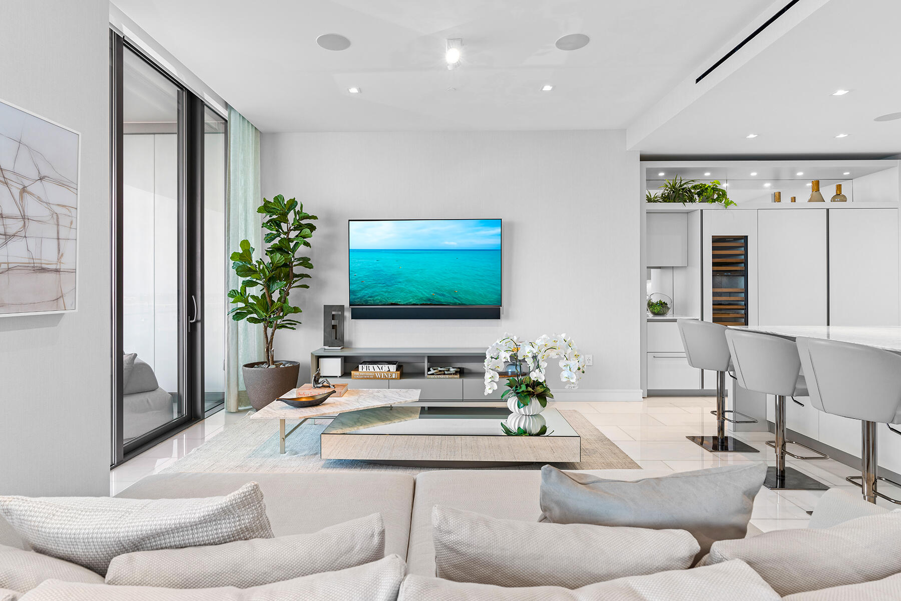 BRISTOL CONDO - Residential