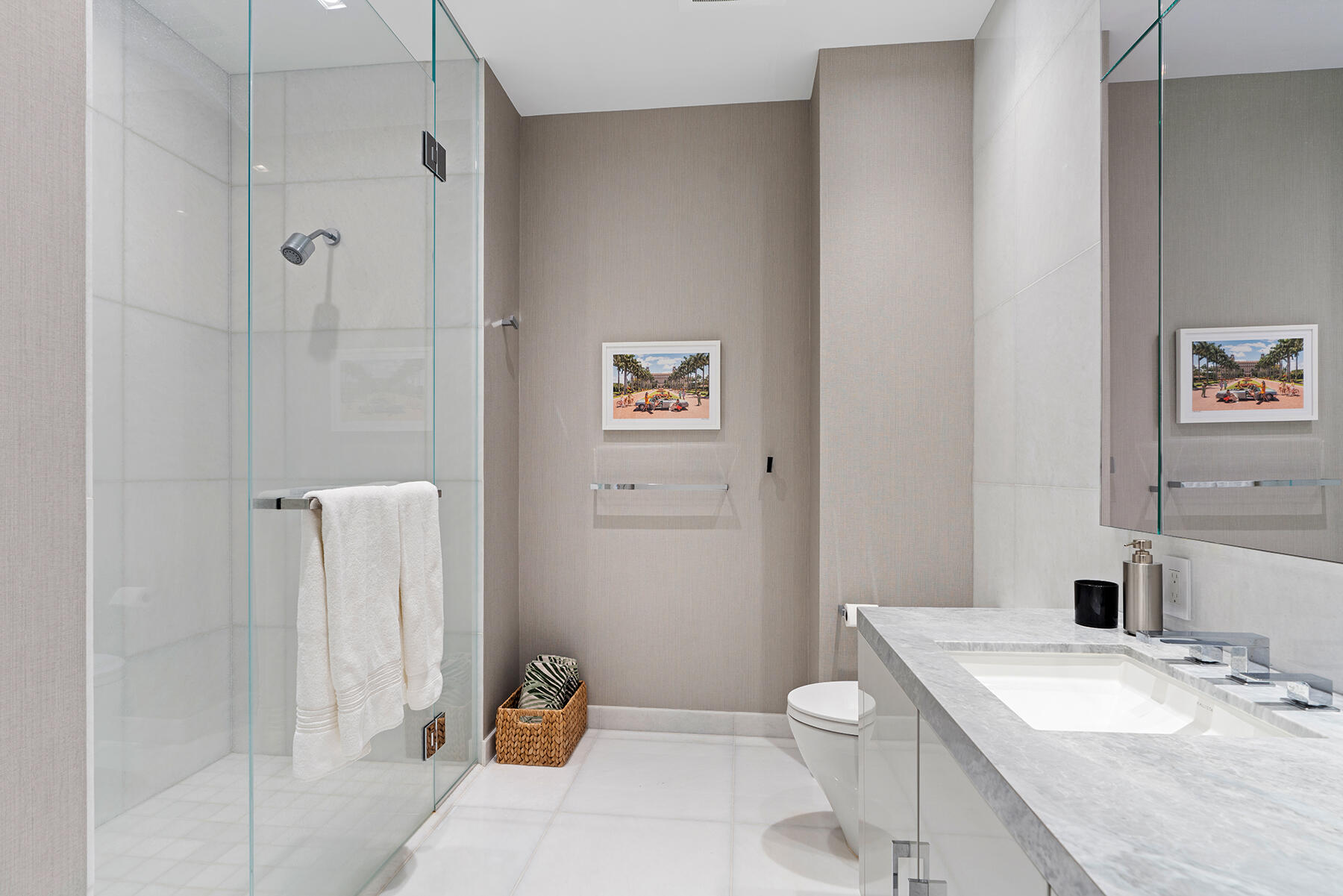 BRISTOL CONDO - Residential