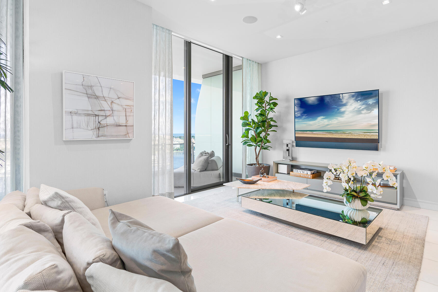 BRISTOL CONDO - Residential