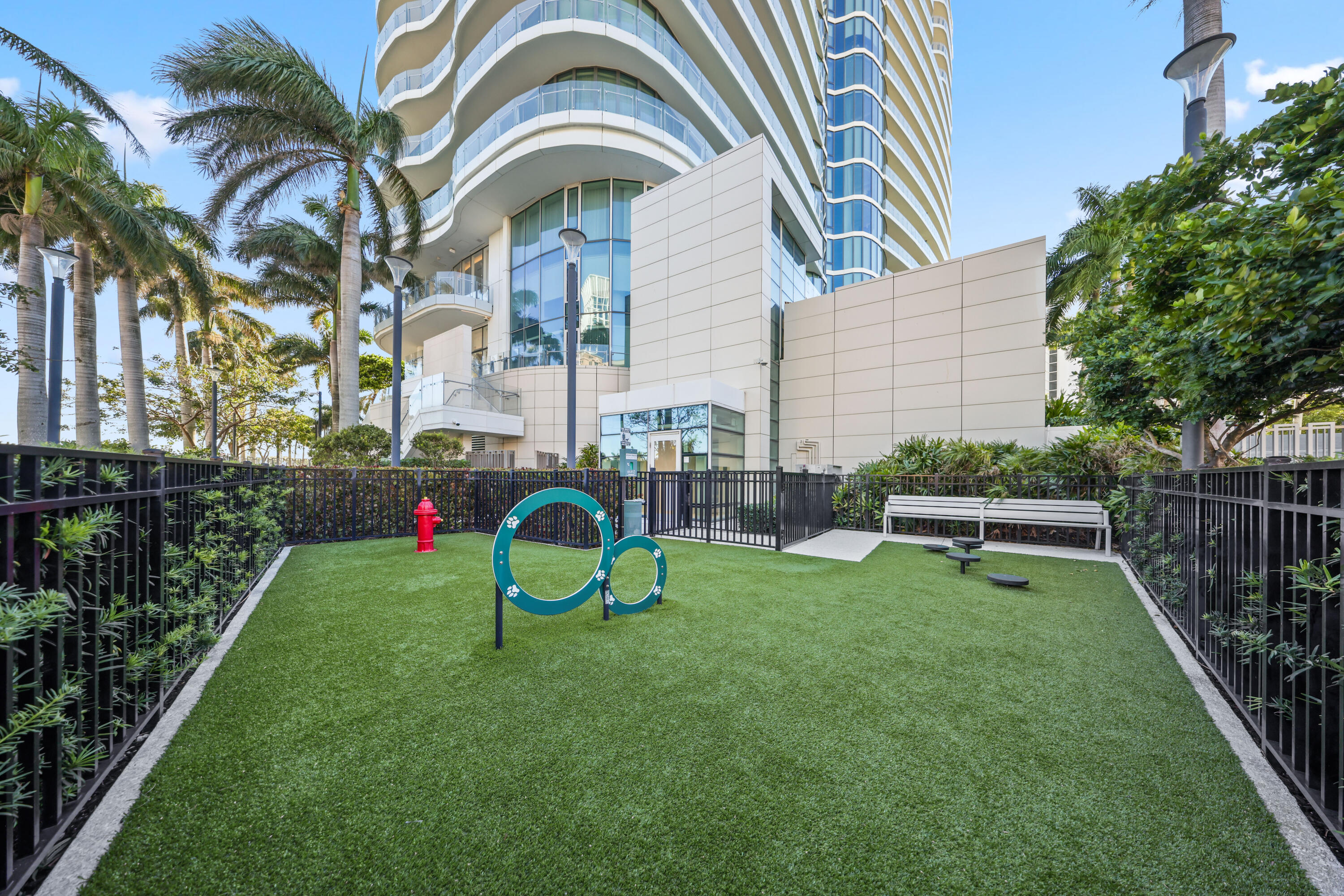 BRISTOL CONDO - Residential