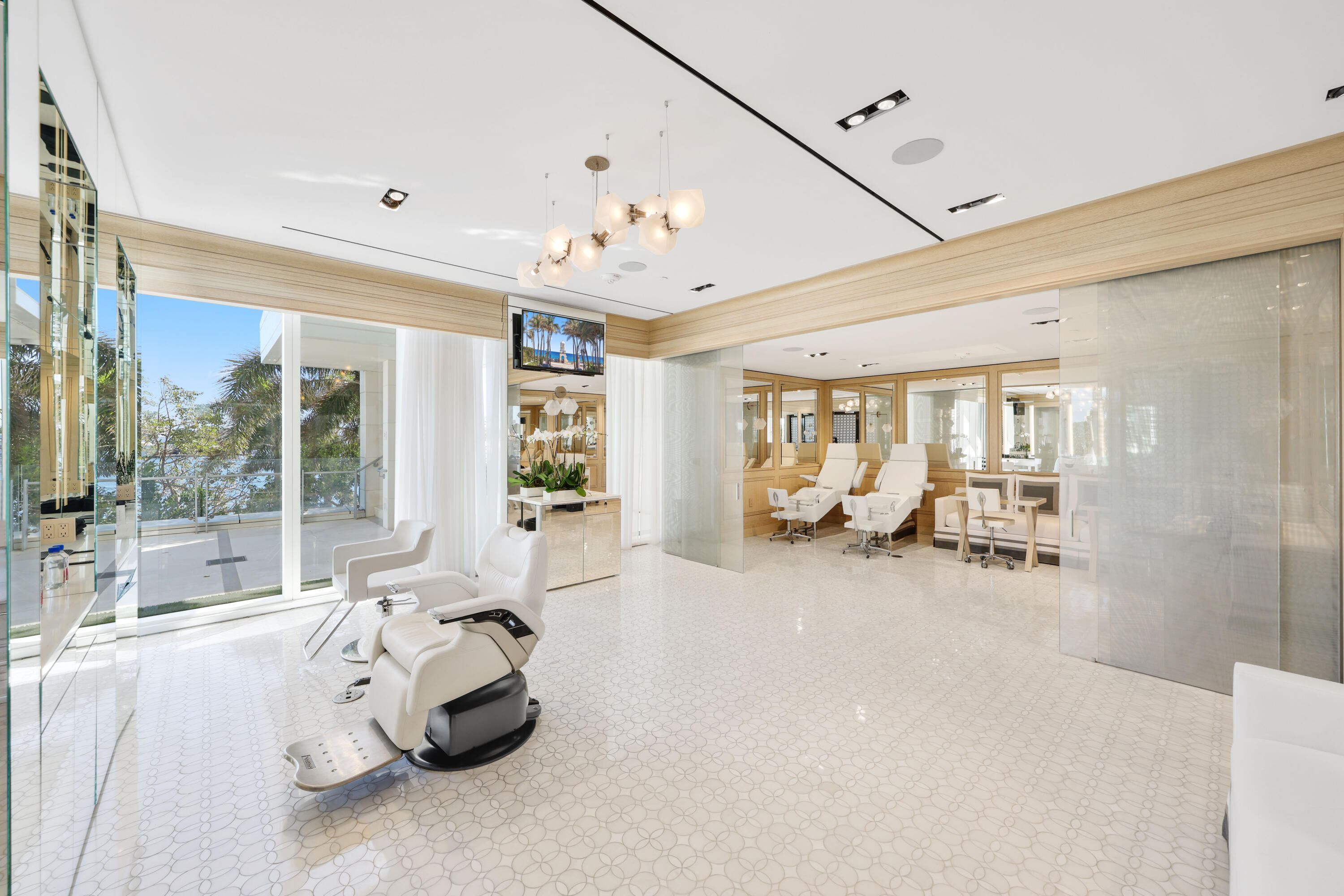 BRISTOL CONDO - Residential