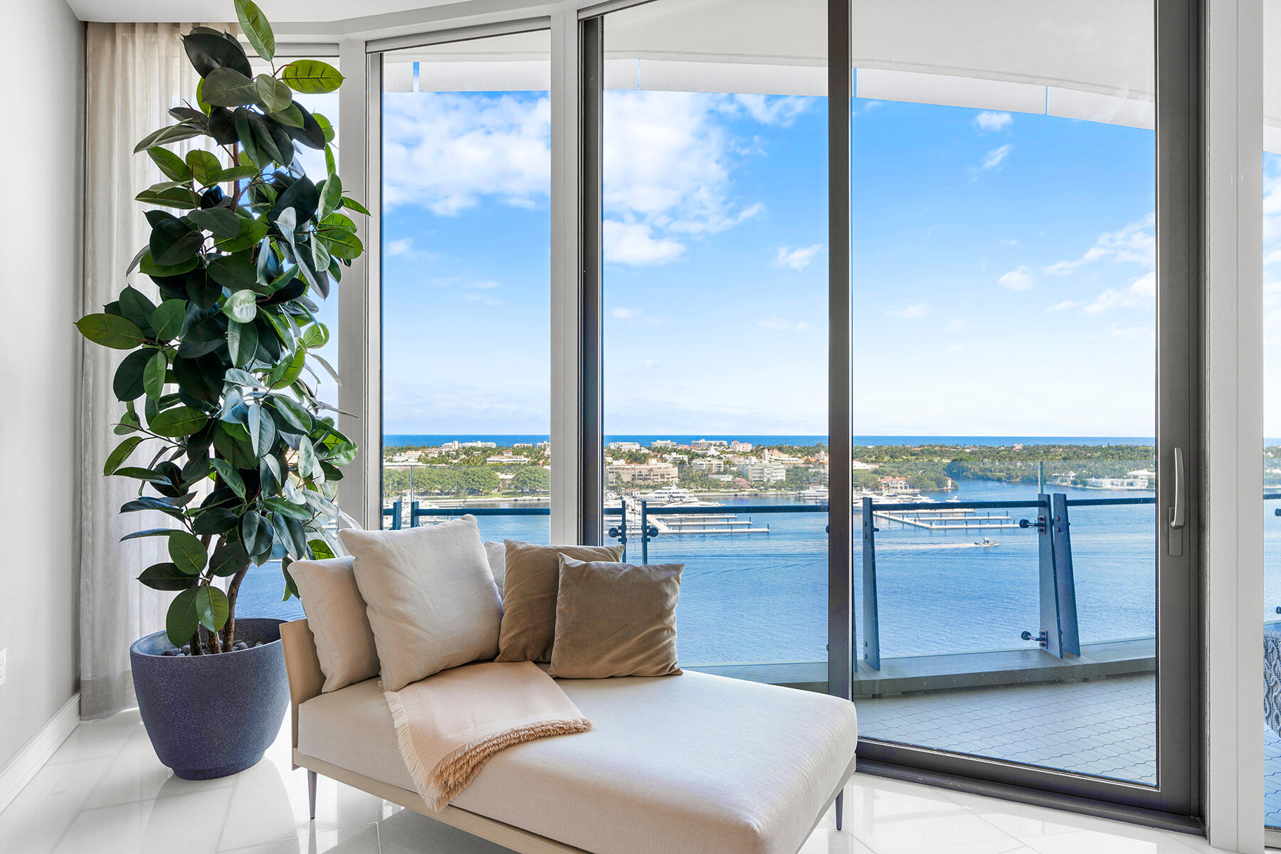 BRISTOL CONDO - Residential