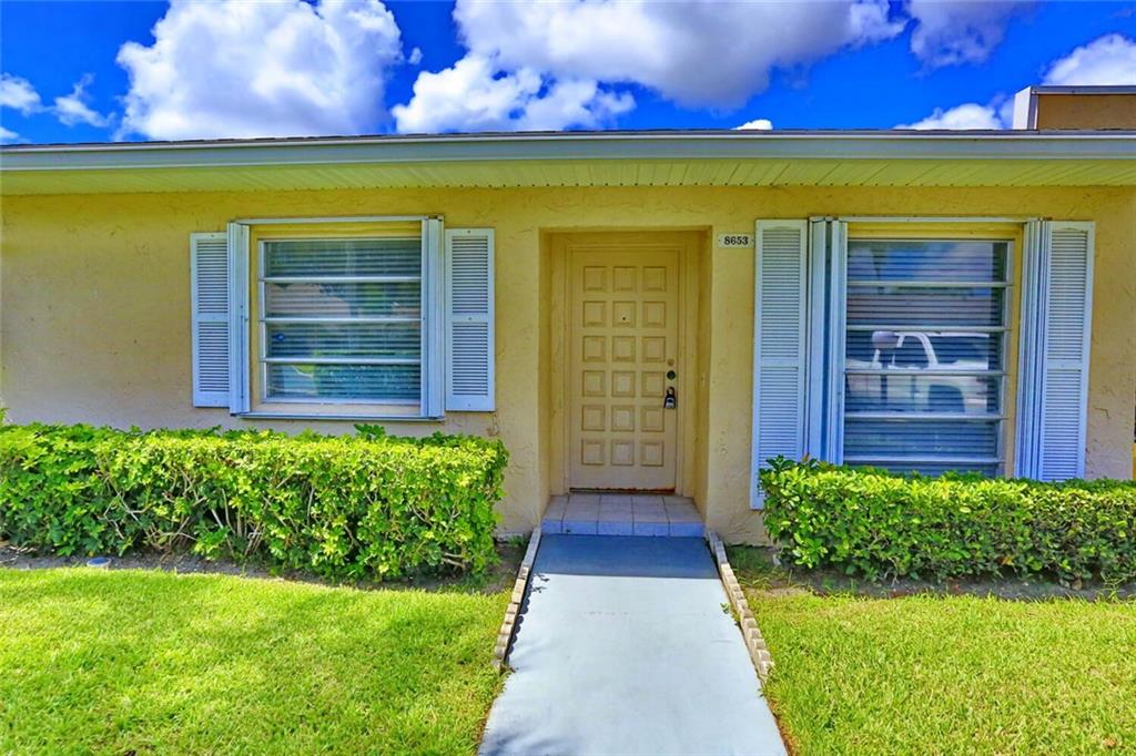 BOCA LAKES - Residential