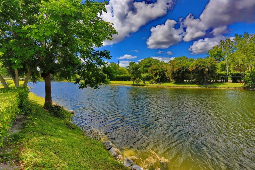 BOCA LAKES - Residential