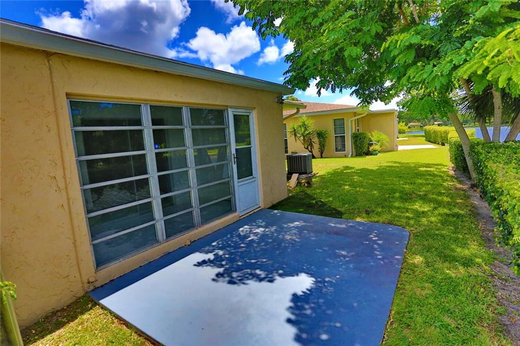 BOCA LAKES - Residential