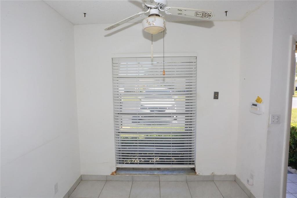 BOCA LAKES - Residential