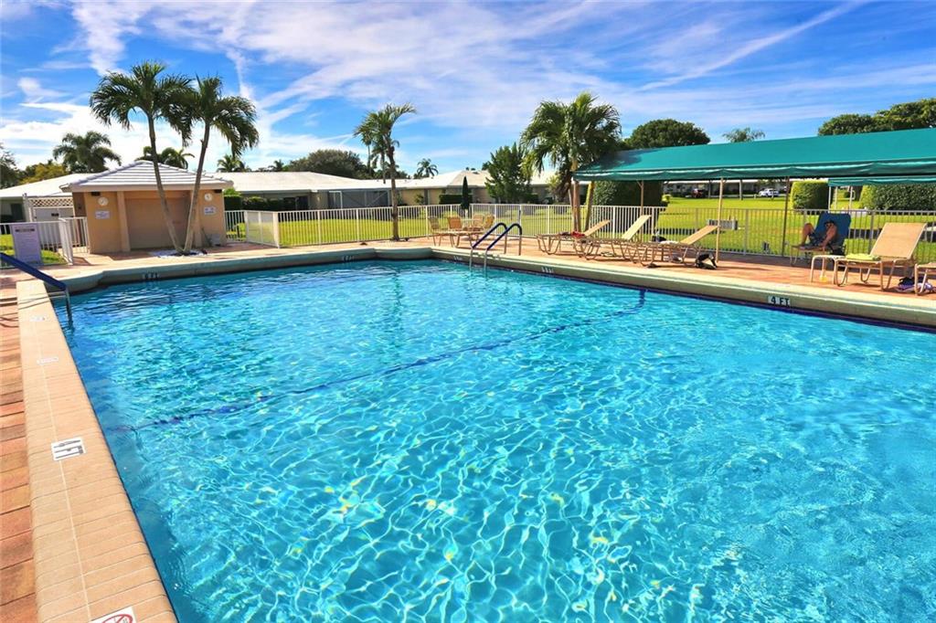 BOCA LAKES - Residential
