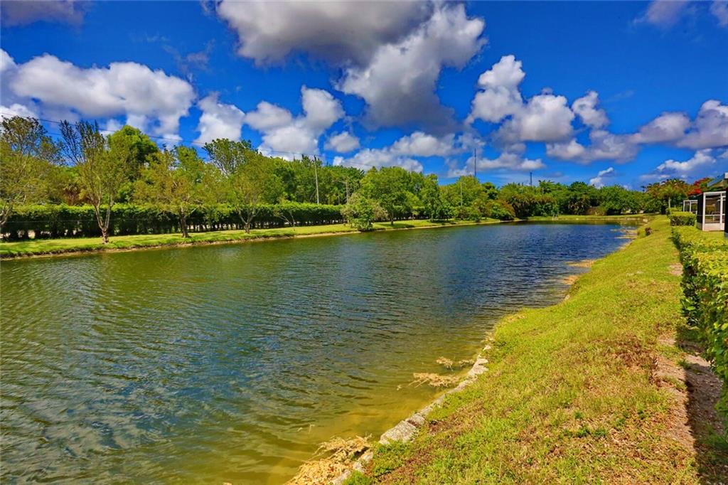 BOCA LAKES - Residential