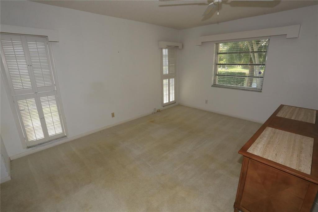 BOCA LAKES - Residential