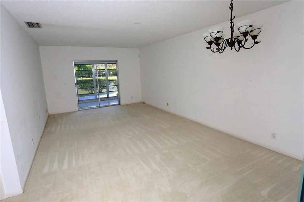 BOCA LAKES - Residential