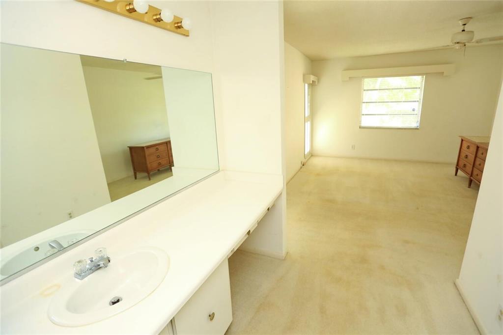 BOCA LAKES - Residential