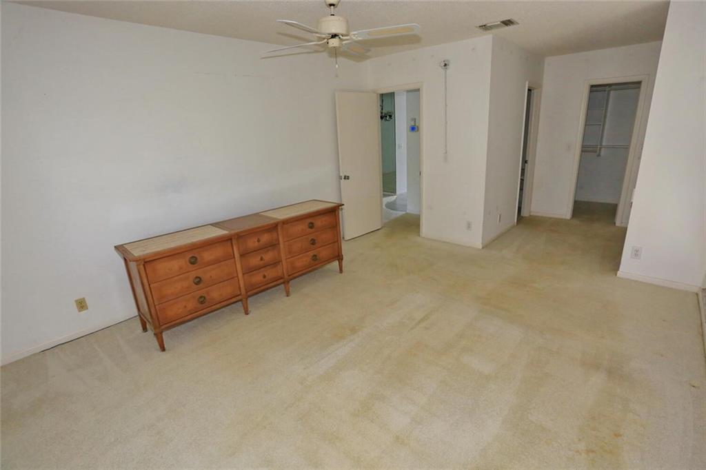BOCA LAKES - Residential