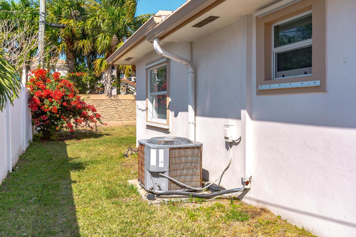 JUNO ISLES 3 - Residential Lease