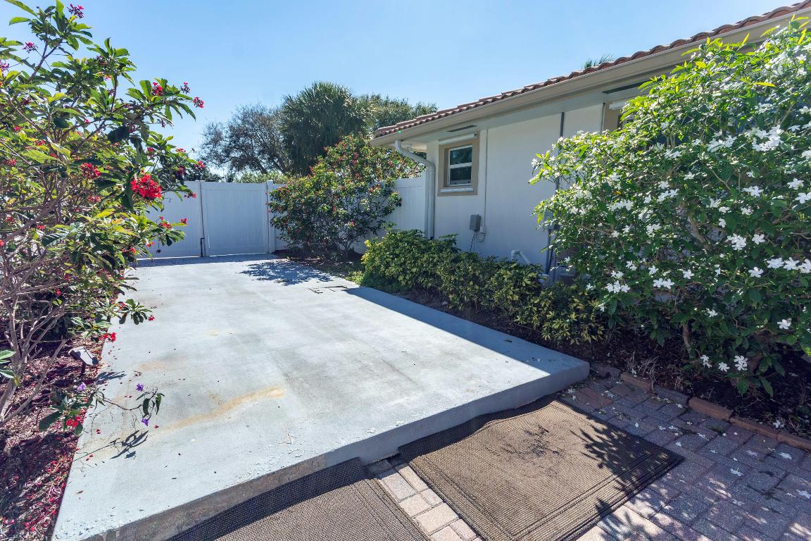 JUNO ISLES 3 - Residential Lease