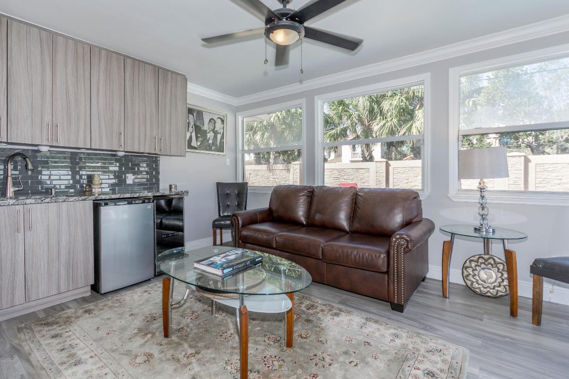 JUNO ISLES 3 - Residential Lease