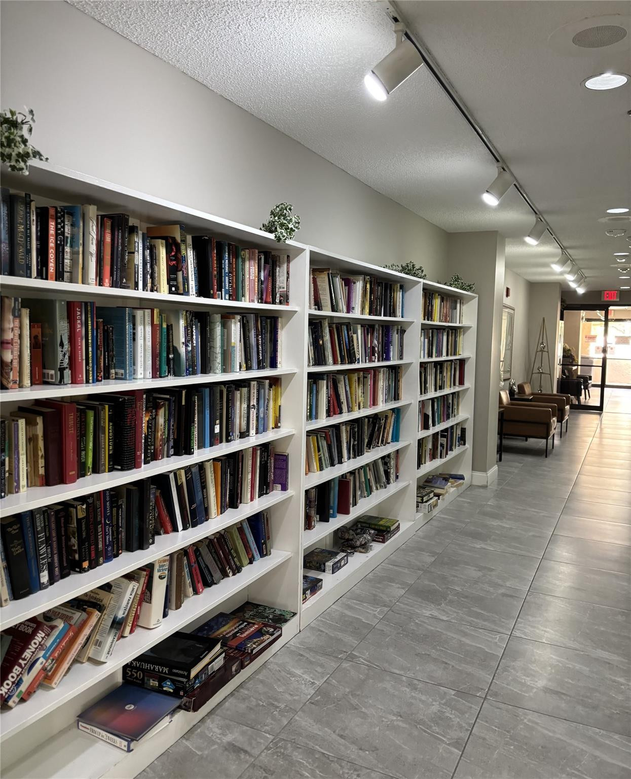 SUNRISE LAKES PHASE IV - Residential