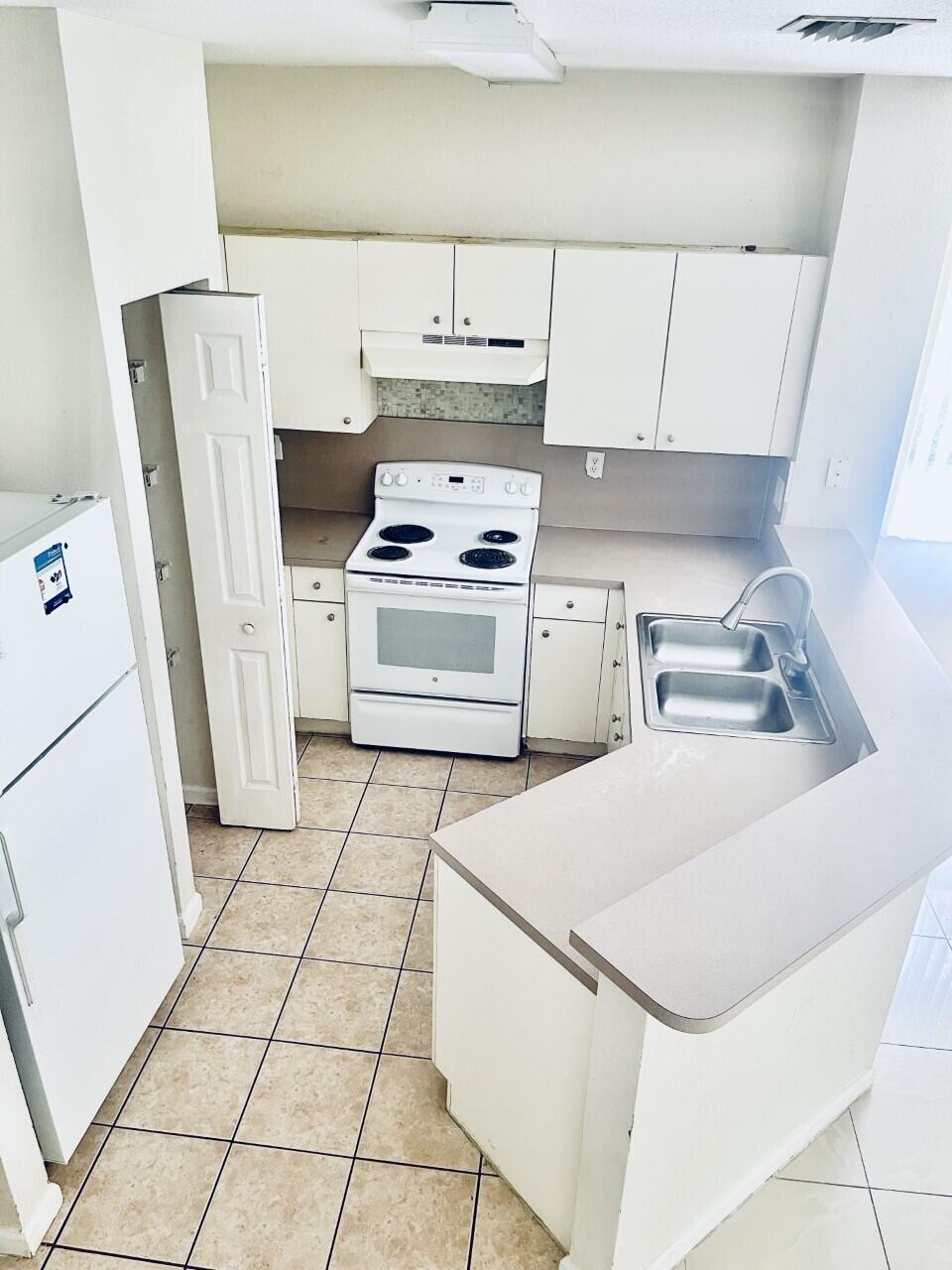 AZTEC PLAT - Residential Lease