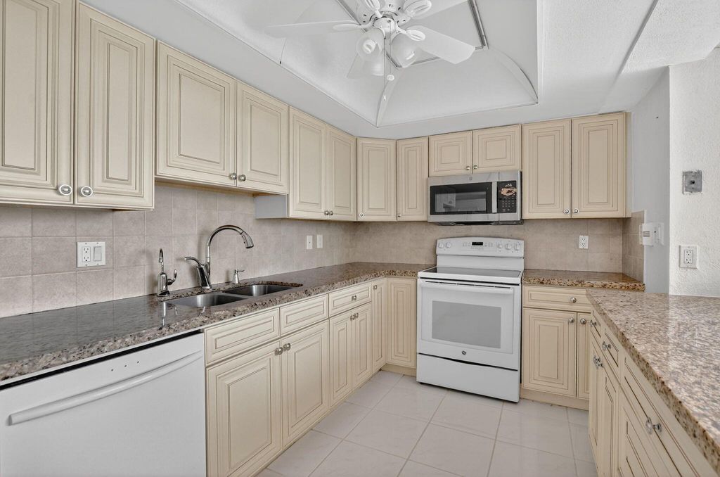 Photo of 1641 Bridgewood Drive, Boca Raton, FL 33434 (MLS # R11108539)