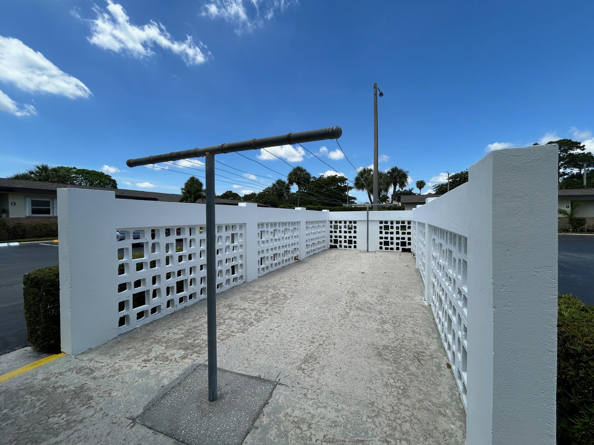 CRESTHAVEN VILLAS 7 CONDO - Residential