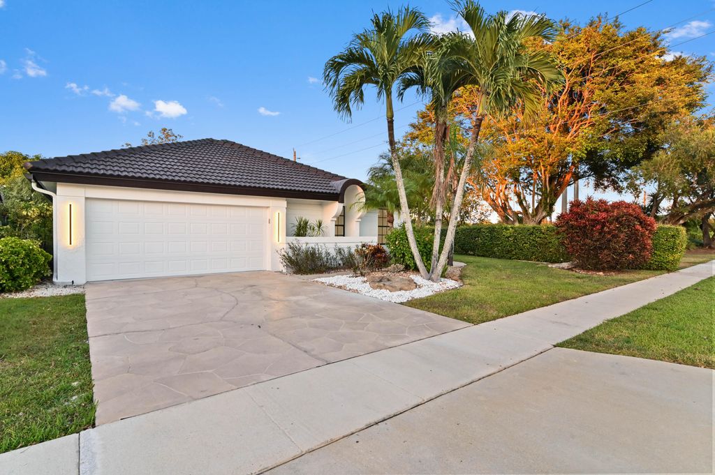 Photo of 11294 Clover Leaf Circle, Boca Raton, FL 33428 (MLS # R10946368)